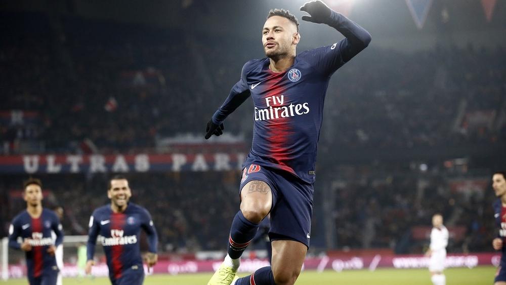 والده: "نيمار لن يذهب إلى ريال مدريد، ولهذا ترك برشلونة"