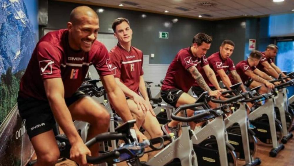 منتخب فنزويلا مكتمل الصفوف قبل لقاء الأرجنتين