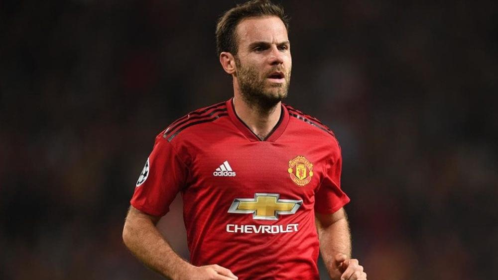 ماتا: سعداء بترشيح برشلونة على حساب مان يونايتد