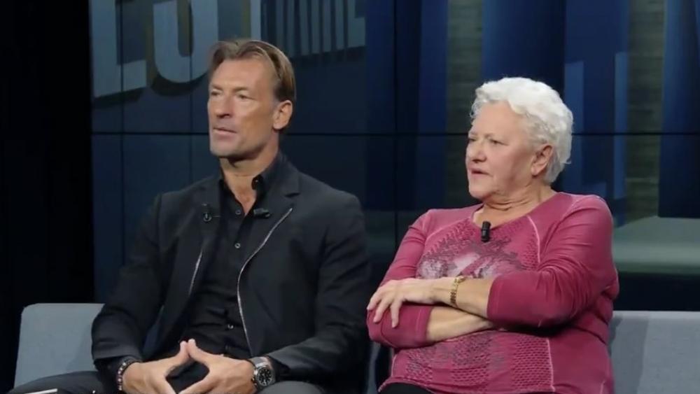 رونار: "والدتي منحتني الكثير .. وأخجل من التصريح بأجوري لها"