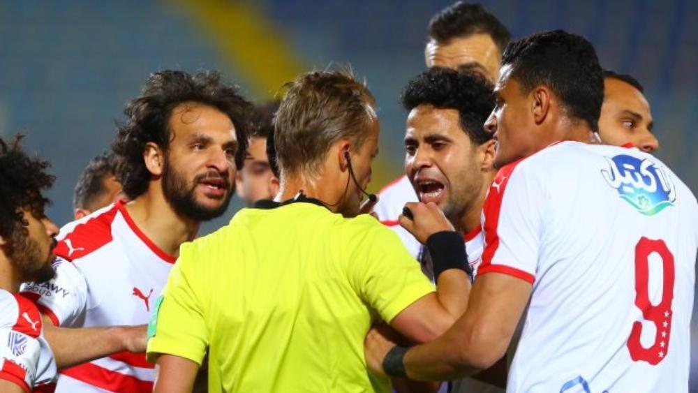 مصر تحقق في "إيحاءات جنسية" لمعلق شهير أثناء قمة بيراميدز والزمالك