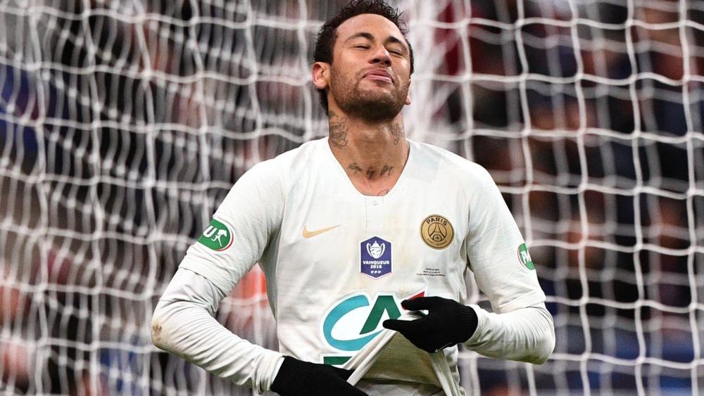 البرازيلي نيمار يعترف بتصرفه "الخاطئ" !