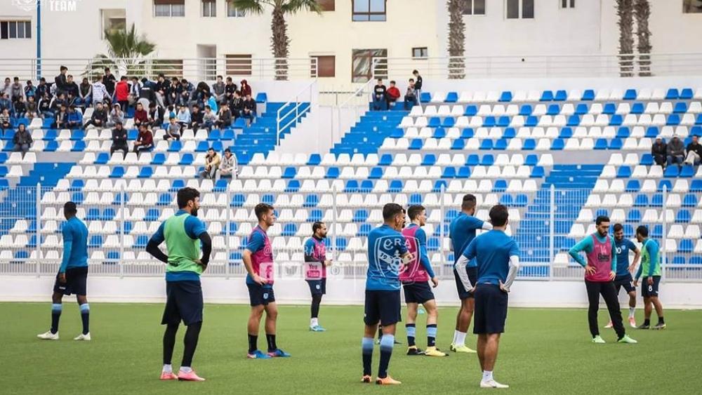 أفراد محسوبون على جماهير نادي شباب الريف الحسيمي "يهاجمون" اللاعبين أثناء التداريب!