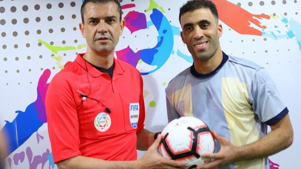 حمد الله استلم 2,5 مليون سنتيم مغربي قبل المباراة وبعدها حصل على كرة "الهاتريك"