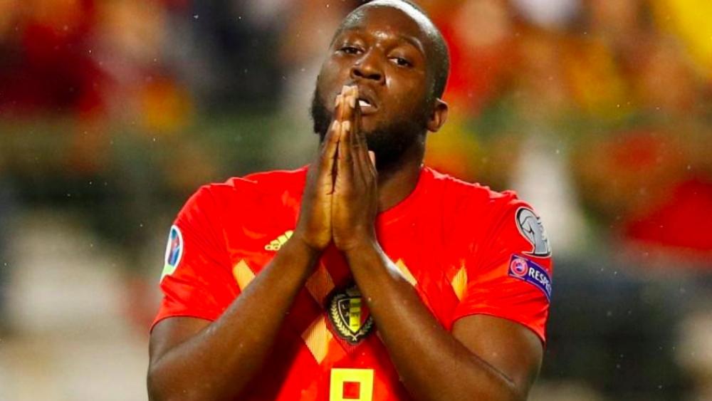 لوكاكو يضاعف التكهنات حول مستقبله بتصريح غامض