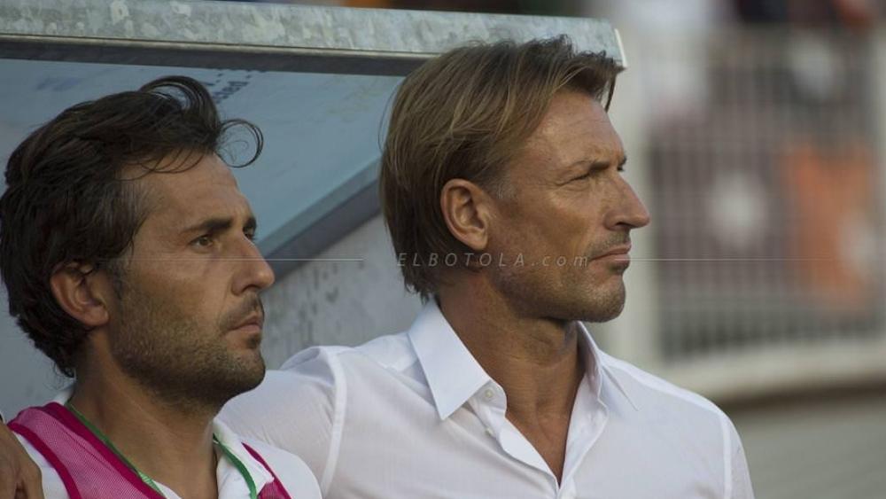 بوميل يُصدر صورة جماعية لـ"أسود الأطلس" .. هل هو رد على الجدل المُثار؟