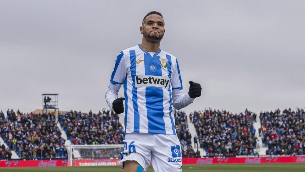 النصيري يُسقط عرض برايتون الإنجليزي ويقرر البقاء في ليغانيس