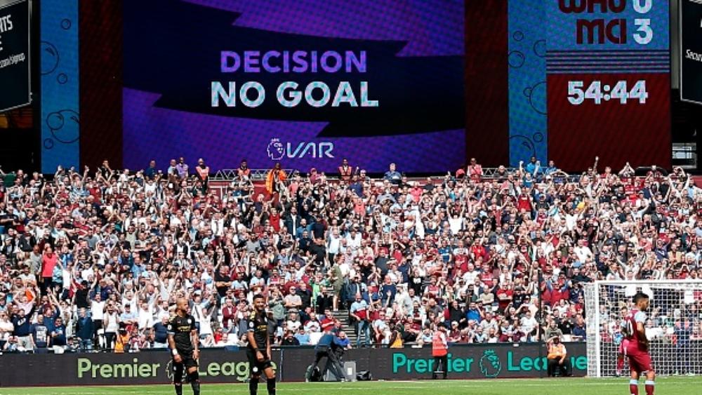 بالصور | أول تدخلات VAR في البريميرليج تثير الكثير من الجدل
