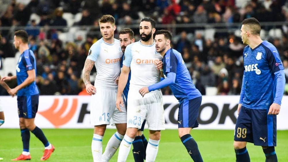 بسبب "الكذب".. مرسيليا يفسخ عقد عادل رامي