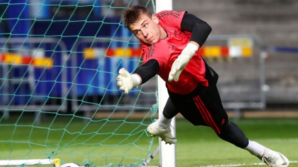 ريال مدريد يعير حارسه الشاب لونين إلى بلد الوليد