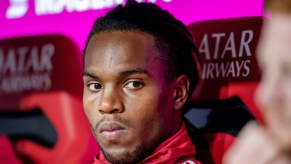 ريناتو سانشيز يطلب الرحيل وبايرن ميونيخ يرد عليه: "نحن لا نبيع.. من الأفضل أن تهدأ"