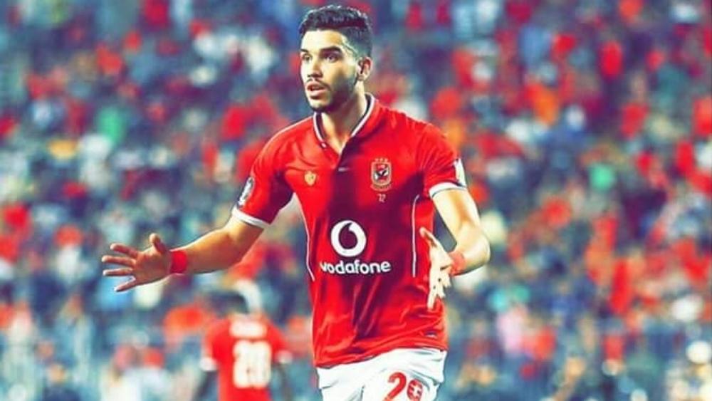 أهلاويون يُطلقون هاشتاغ "#ازارو_مكمل".. والمهاجم المغربي يسخر من الإشاعات والانتقادات