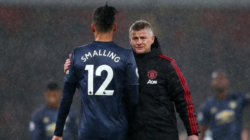 سولسكاير يؤكد رحيل سمولينج.. وزميله دارميان