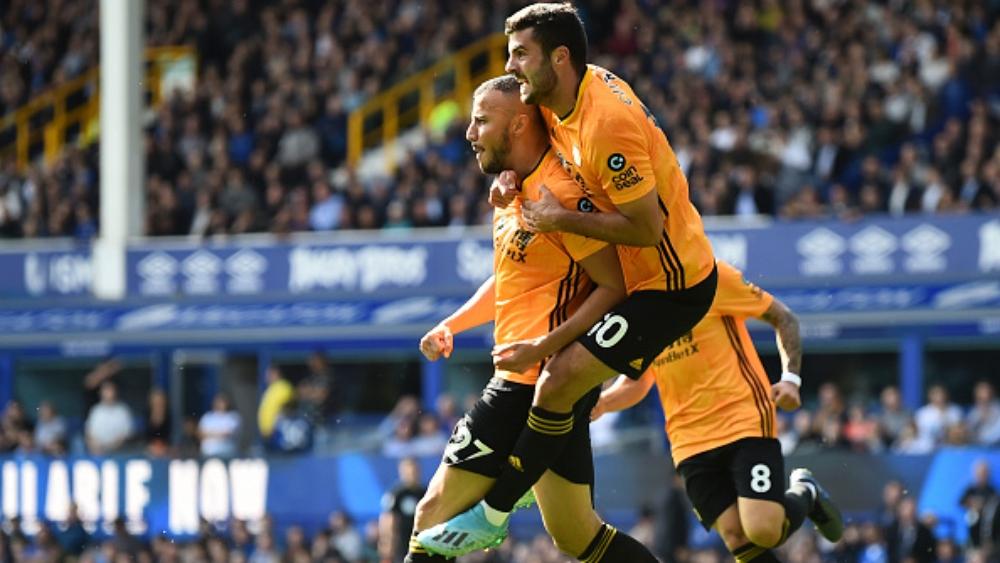 سايس يشارك أساسيًا في مركز جديد مع وولفرهامبتون .. ويسجل ضد إيفرتون