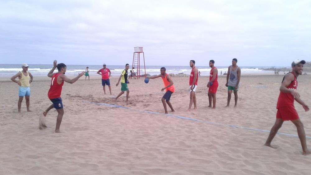 فِرارُ لاعبيْن من المنتخب الوطني لكرة اليد الشاطئية في اليونان