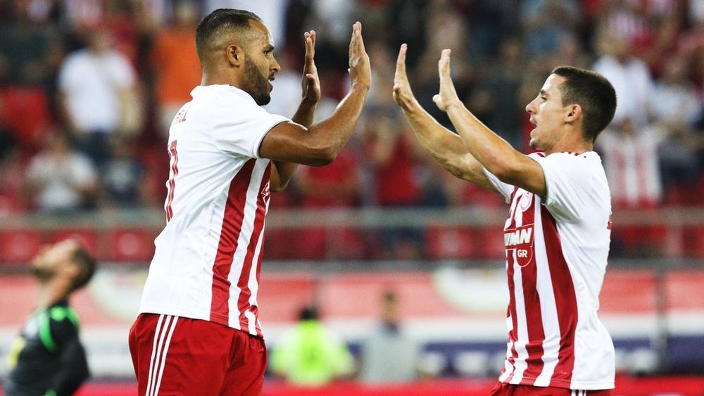 يوسف العربي يُسجِّل في انتصار أولمبياكوس بخماسية نظيفة