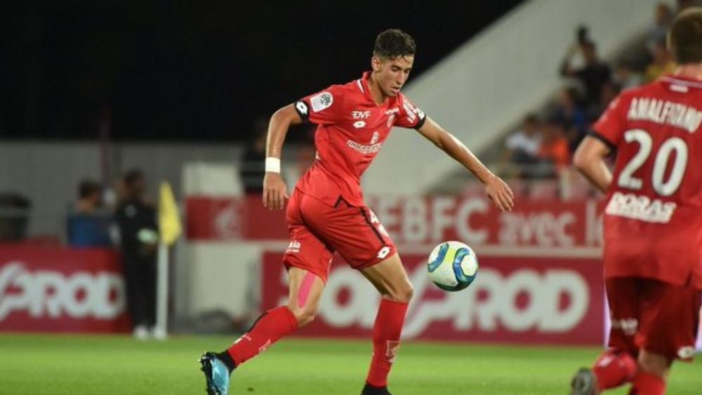 نايف أكرد يجاور نيمار ونافاس في التشكيلة المثالية للدوري الفرنسي