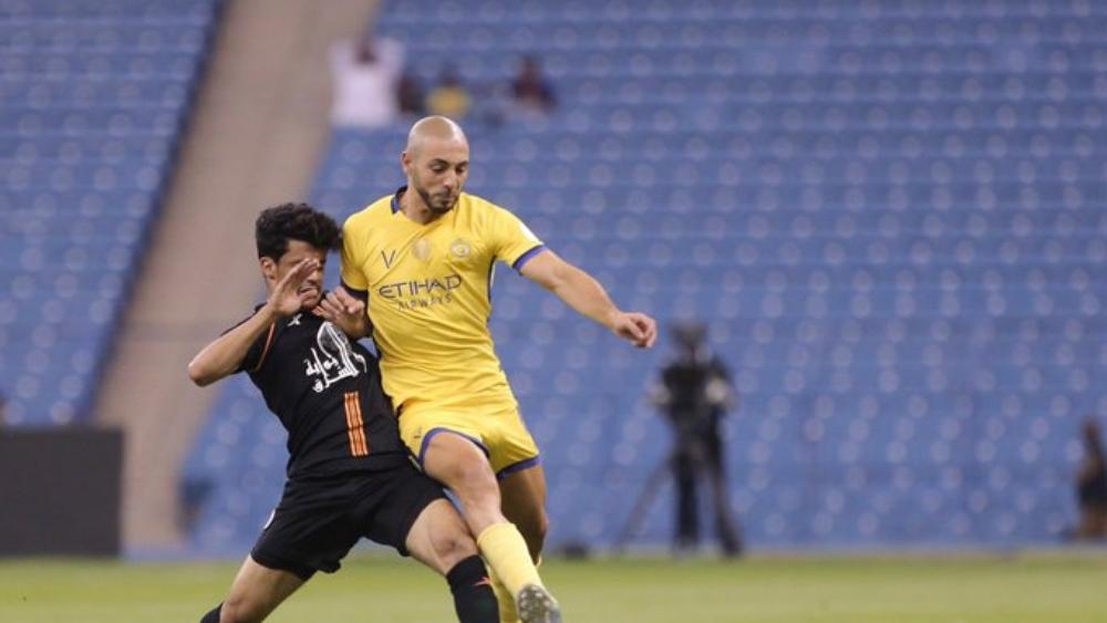 أمرابط: "مُستعد للدفاع عن قميص النصر بدون مقابل"