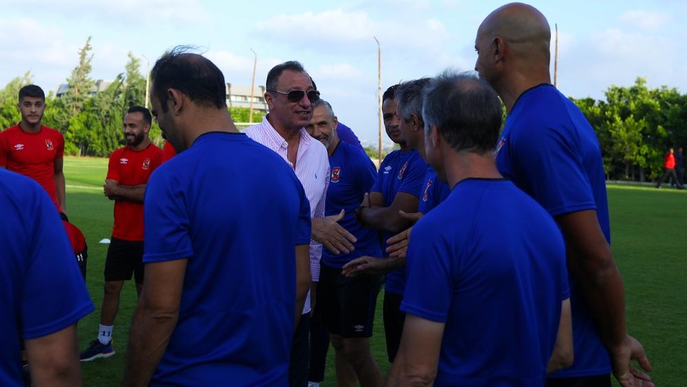 الأهلي المصري يستعين بلاعب مغربي سابق في جهازه الفني الجديد