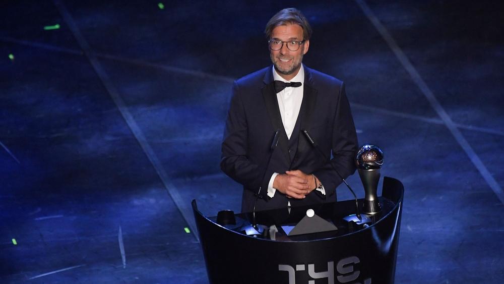 كلوب يخصص نسبة 1% من راتبه للعمل الخيري