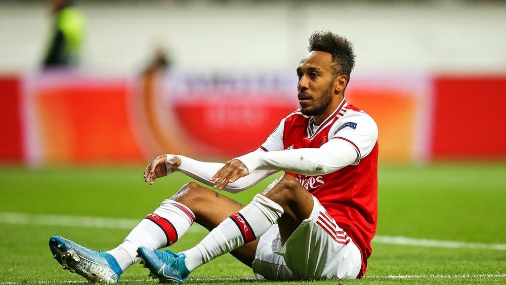 رئيس بوروسيا دورتموند: "أوباميانغ يشعر بالسعادة عن مشاهدة حسابه البنكي لكنه يكتفي بمشاهدة دوري الأبطال عبر التلفاز"