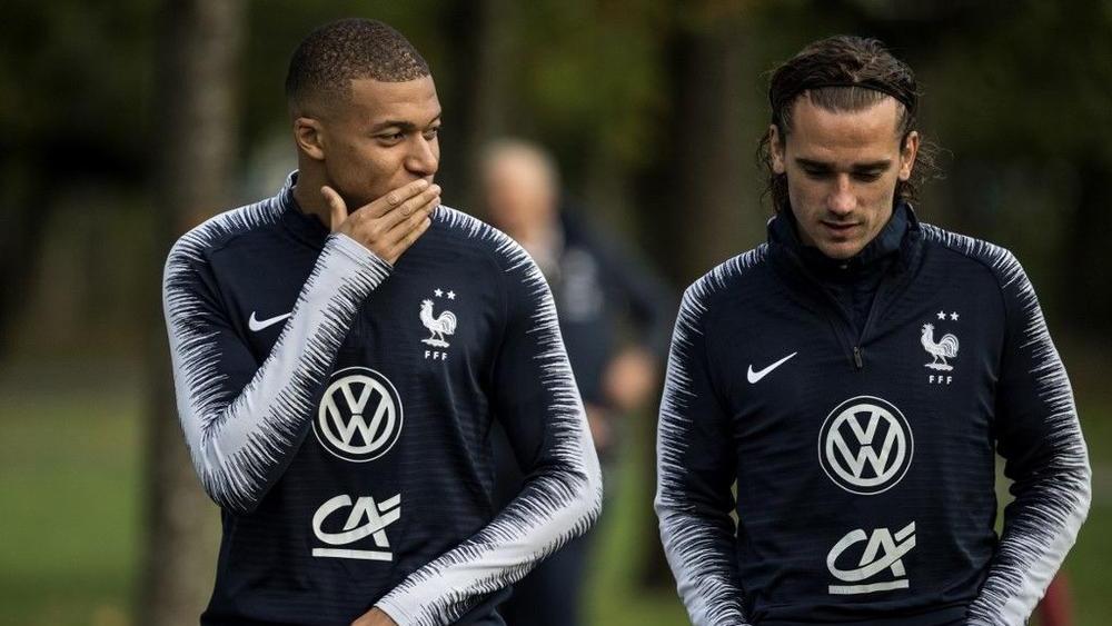 مبابي يغيب عن المنتخب الفرنسي بسبب الإصابة