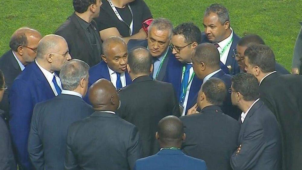 وداديون ومُتابعون أجانب: "الترجي فاز باللقب مسنوداً بالفار والرشوة"