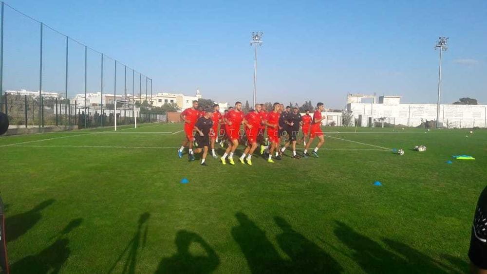 المنتخب الوطني يخوض ثاني حصة تدريبية بمدينة طنجة