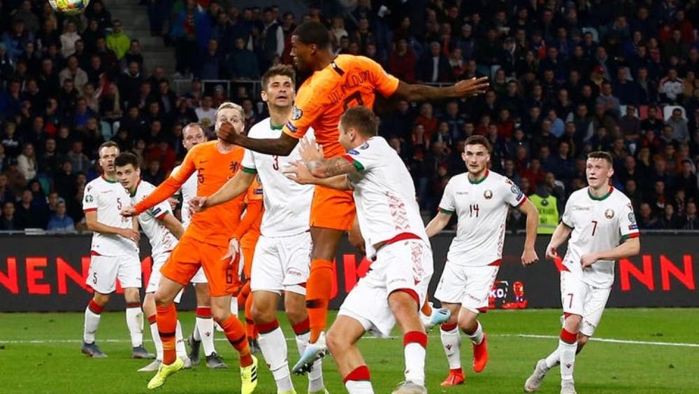 فاينالدوم يقرّب هولندا من كأس أوروبا 2020