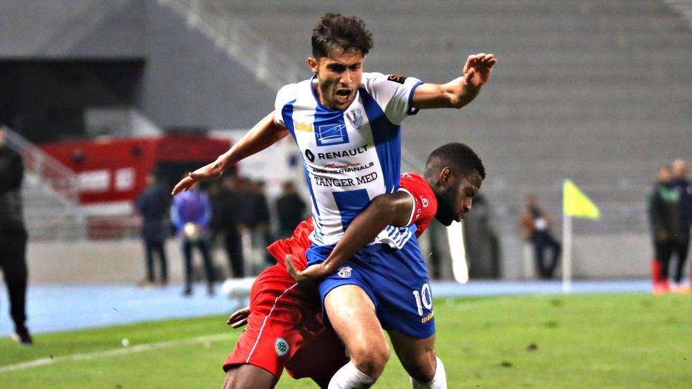 اتحاد طنجة ومولودية وجدة يقتسمان النقاط في مباراة البطاقات الحمراء