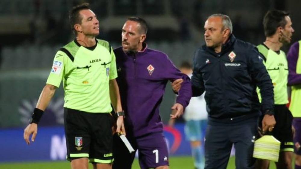 ريبيري مهدد بعقوبة "قاسية" بعد اشتباكه مع الحكم!