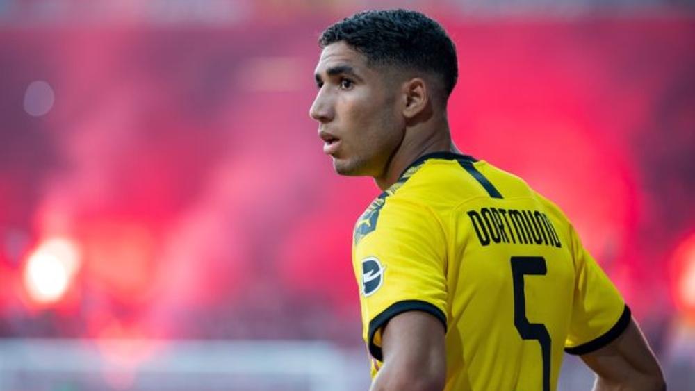 أشرف حكيمي أساسي أمام فولفسبورغ ويحافظ على رسميته للمباراة الثامنة على التوالي