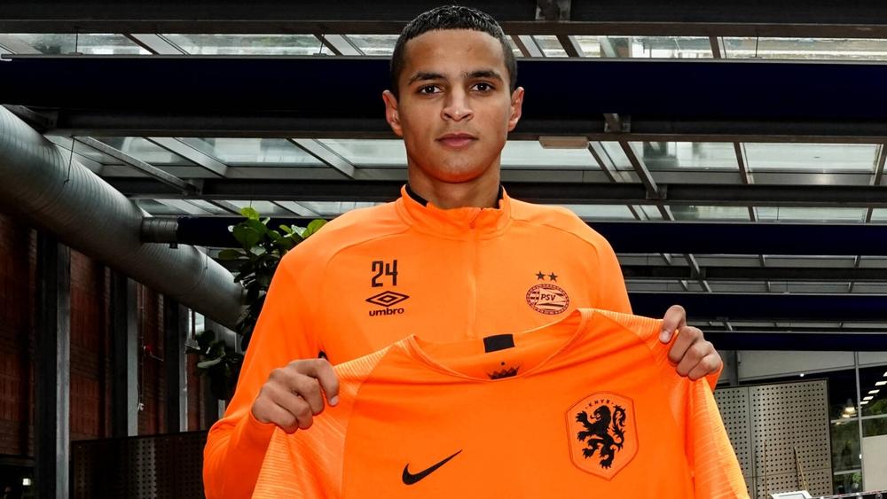 إيحاتارن يلتقي كومان.. ويحسم اختياره الدولي بتمثيل منتخب هولندا