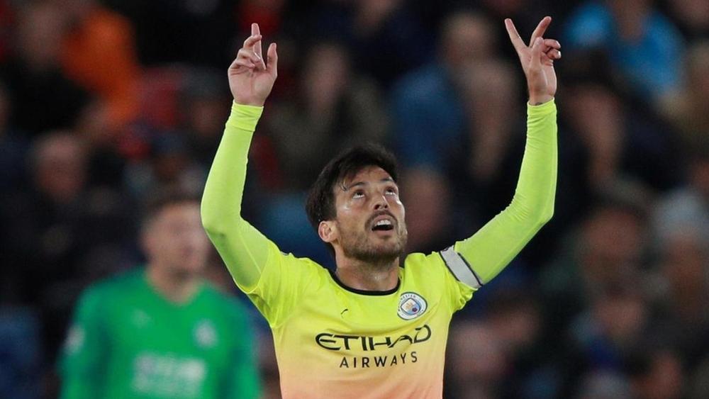 جوارديولا يعلن غياب سيلفا عن قمة ليفربول