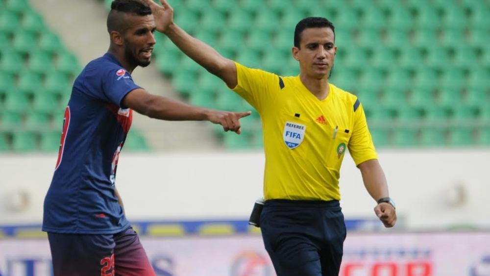 عادل زوراق حكماً لنهائي "كأس العرش" بين حسنية أكادير والاتحاد البيضاوي
