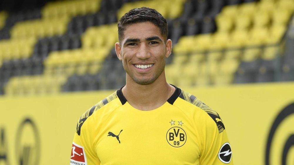 حكيمي يبدأ مباراة دورتموند وبوردبورن من مقاعد البدلاء