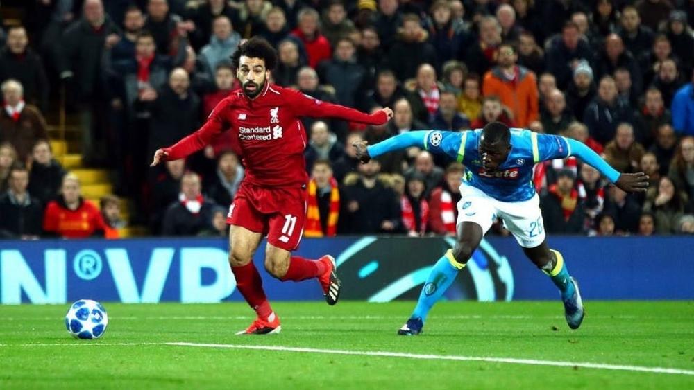 قبل مواجهة ليفربول .. رئيس نابولي يُغرم "آلان" نصف راتبه والأزمة تتفاقم