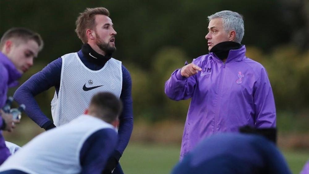 هاري كين: مورينيو سيقود توتنهام إلى منصات التتويج