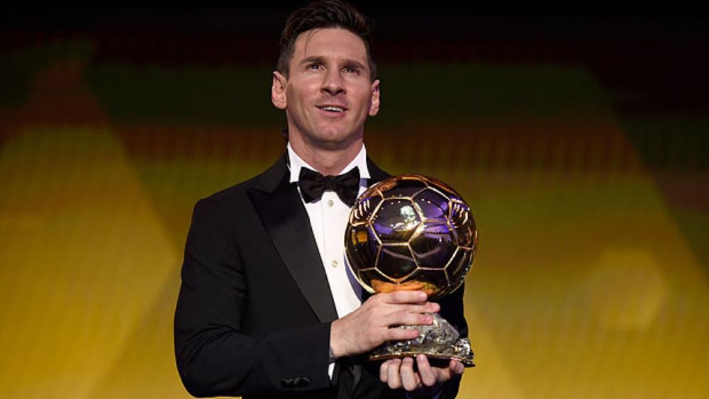 "موندو ديبورتيفو" | تم إخبار ميسي بفوزه بالكرة الذهبية