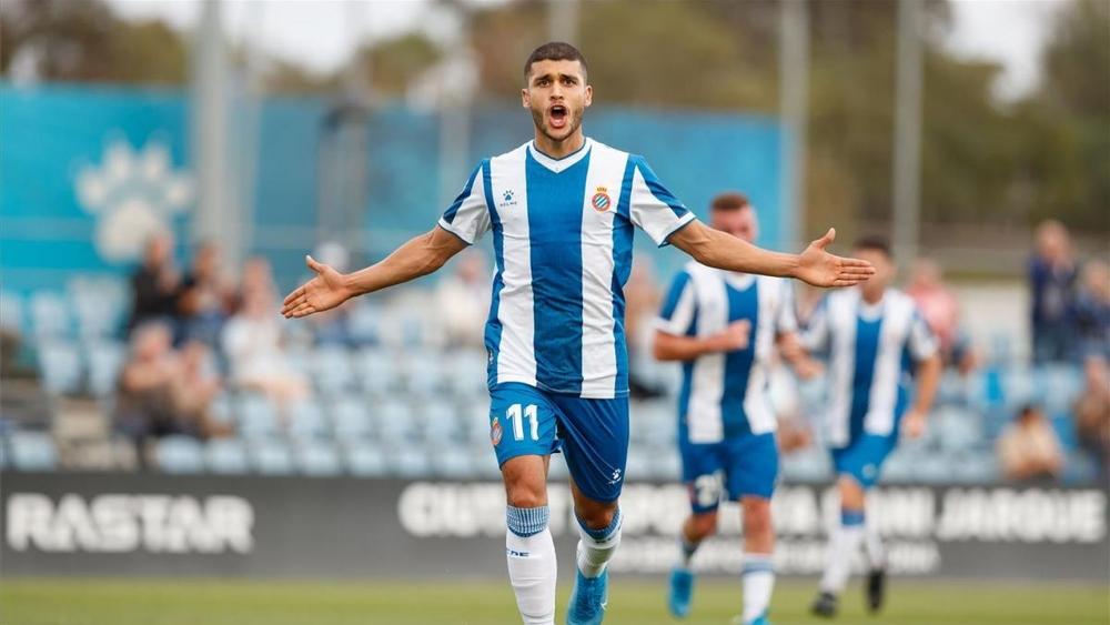 المغربي محمد الزرفاني.. مهاجم برشلونة السابق وهداف الدوري الإسباني "الدرجة الثالثة" يبدأ مشواره مع كبار إسبانيول