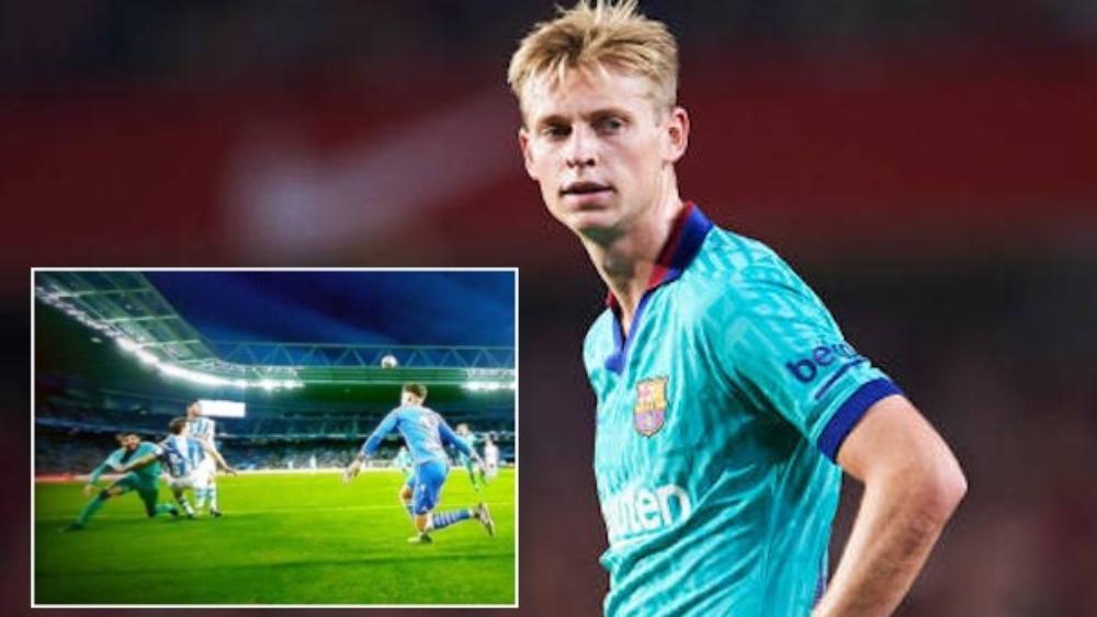 دي يونج يحتج أيضًا على الحكم: "كان عليك احتساب ركلة جزاءٍ لبيكيه كما فعلت مع سوسييداد"