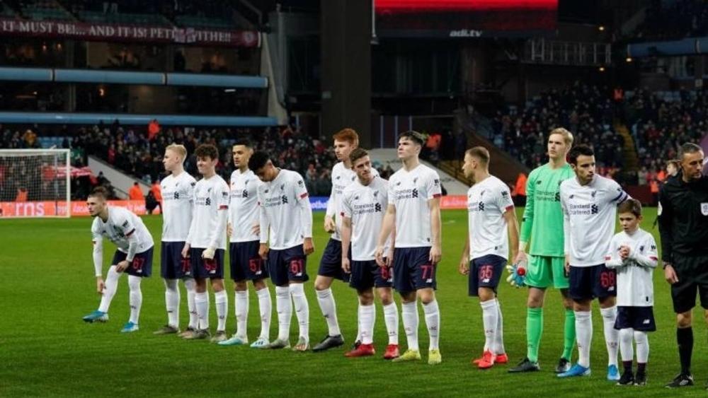 ليفربول يلعب مضطرًا بـ"أصغر تشكيلة" في تاريخه