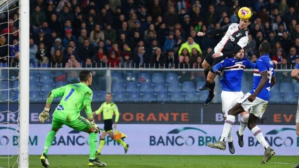 كريستيانو "الطائر" يخطف الأنظار بهدف "خرافي" ويشعل مواقع التواصل الاجتماعي