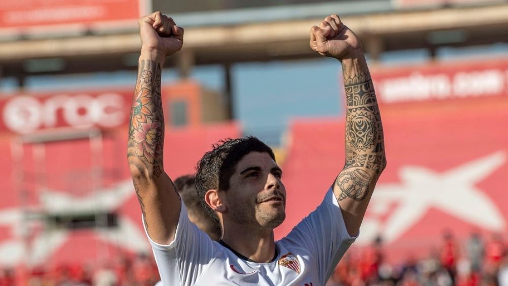 إشبيلية يفوز ويضيق الخناق على برشلونة وريال مدريد