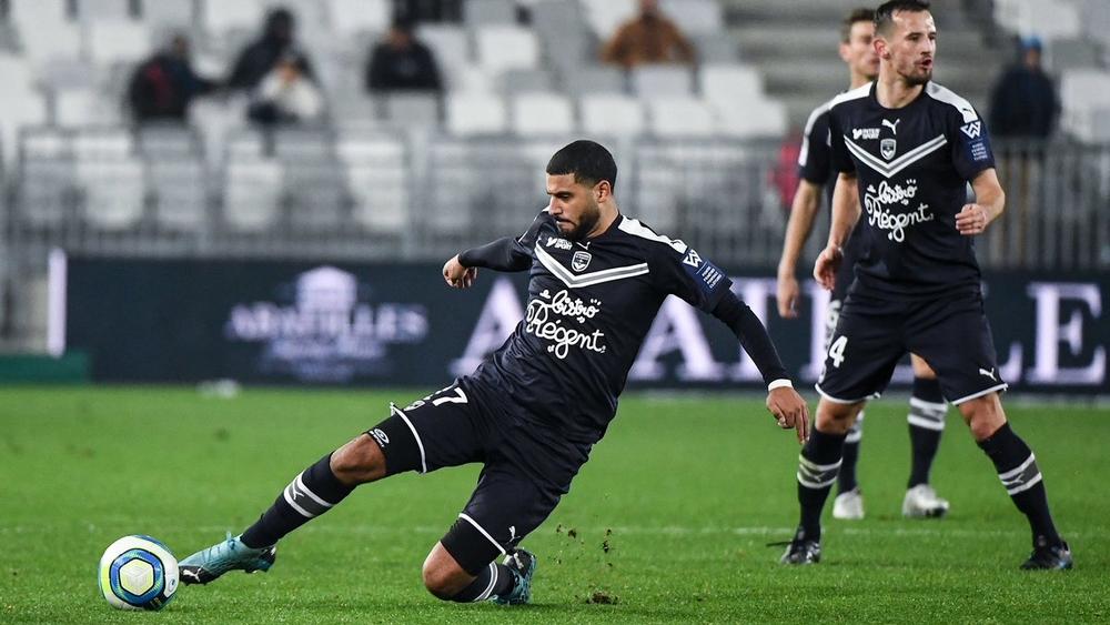 آيت بناصر يتهاوى في سُلَّم التنافسية ويُلامس "الإخفاق" في إعارة جديدة