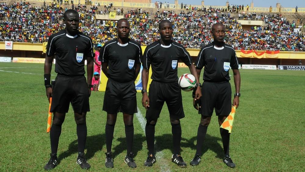 طاقم تحكيمي إيفواري لمباراة بيترو أتليتيكو والوداد الرياضي