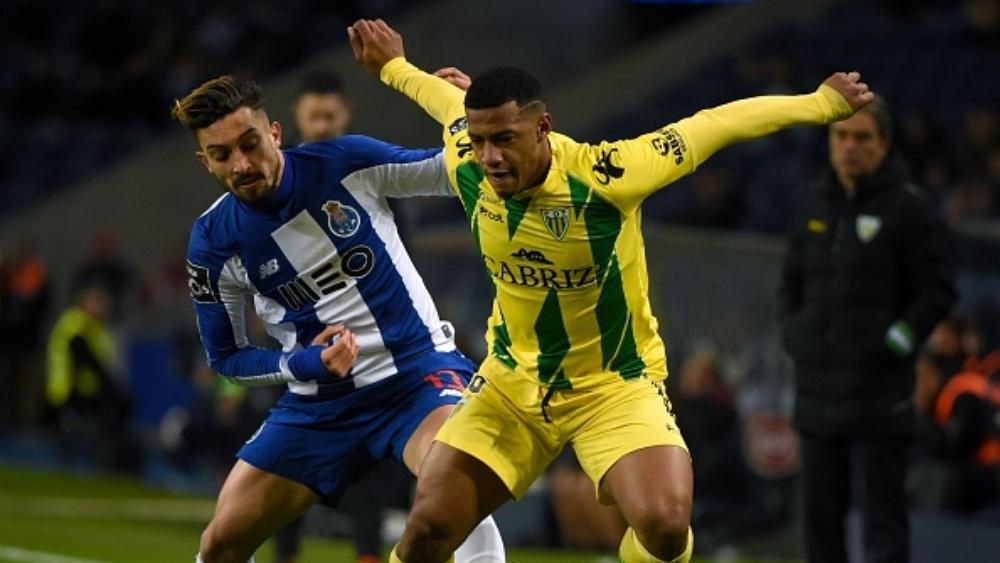 صحيفة | فهد موفي على أعتاب الالتحاق بألافيس الإسباني