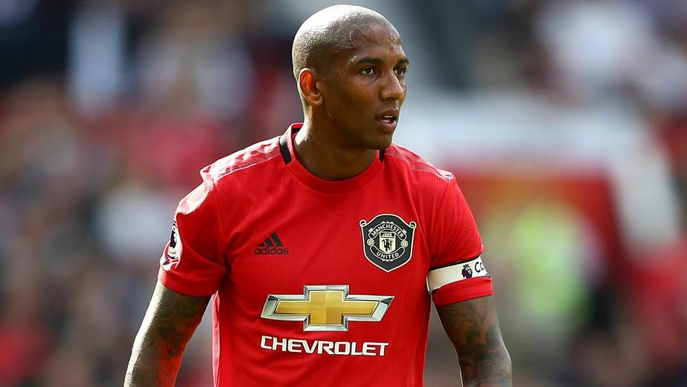 أشلي يونغ في طريقه إلى الإنتر.. الإعلان الرسمي بعد ساعات