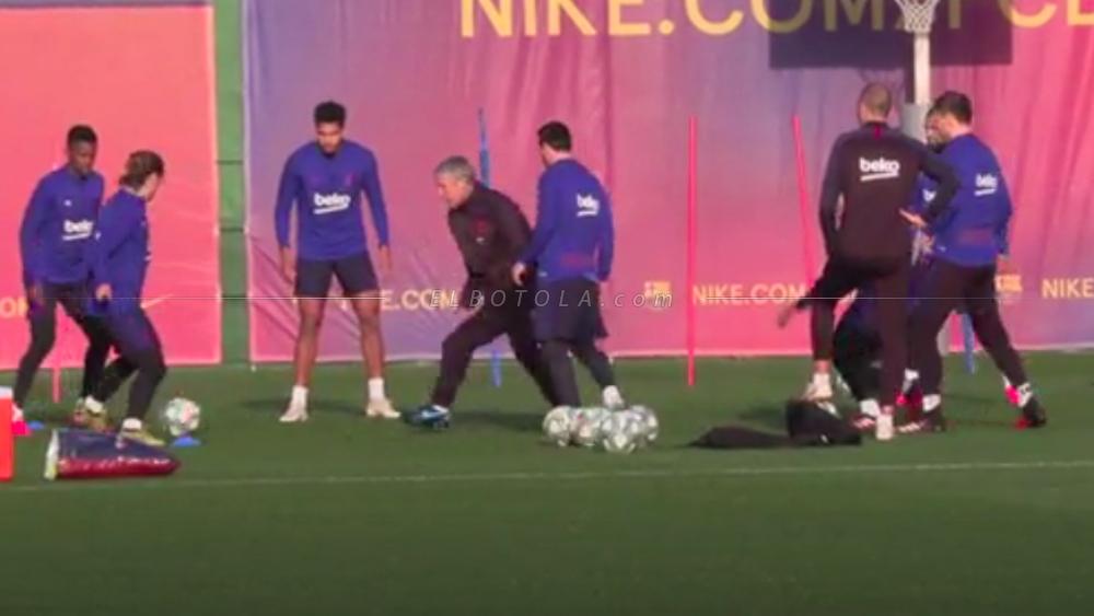 قائمة برشلونة لمباراة فالنسيا تشهد عودة دي يونج وغياب بيريز