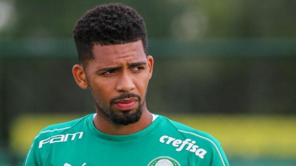 لاعب برازيلي يعلن عن انضمامه لبرشلونة.. مع استكمال الموسم كمعار لبلد الوليد